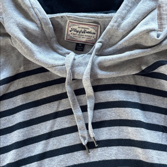 Men’s Flag & Anthem Pullover - Picture 3 of 5